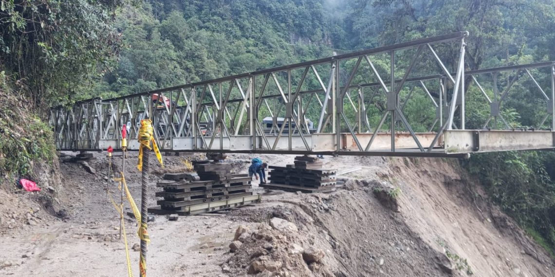 Invías avanza en la adecuación del puente metálico en el km 88 de la vía Curos-Málaga, Santander