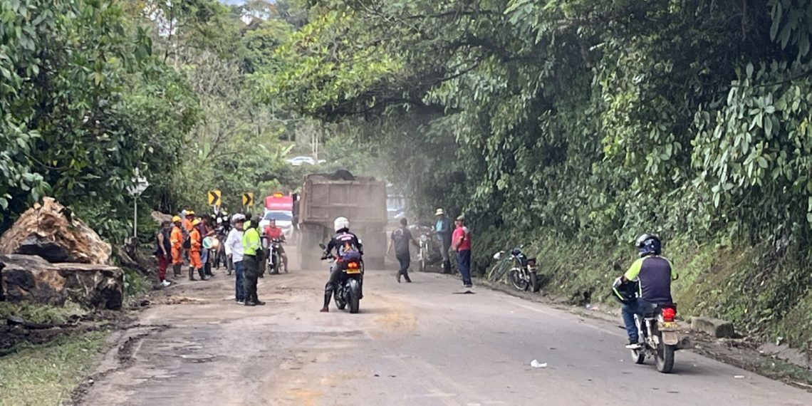Invías implementa plan de acción ante afectación en la vía Barbosa–Oiba, en Santander