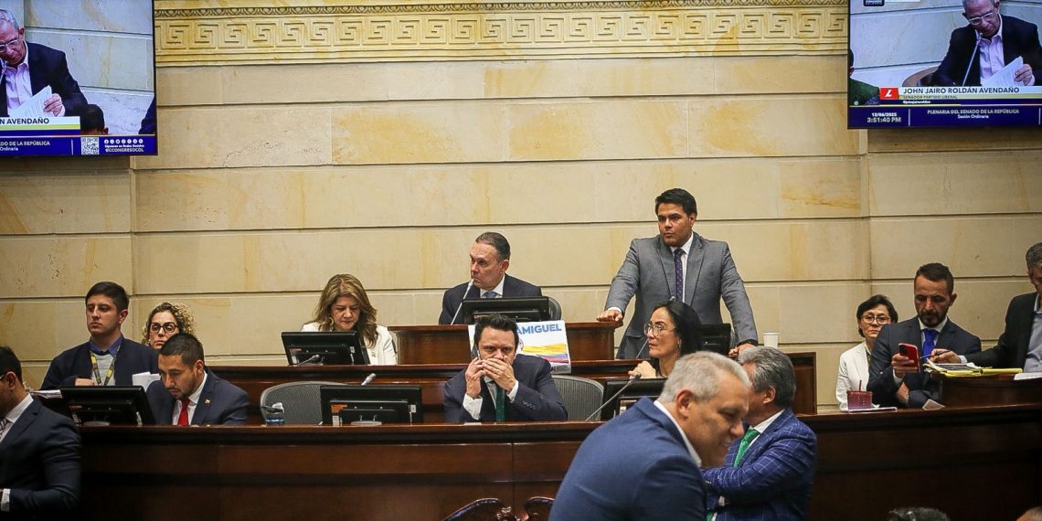 Senado aprueba la reforma laboral y hora proyecto pasa a conciliación con la Cámara