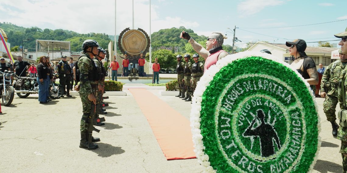 “Vuelo del Ángel”: Bucaramanga rindió tributo a los héroes del Ejército Nacional