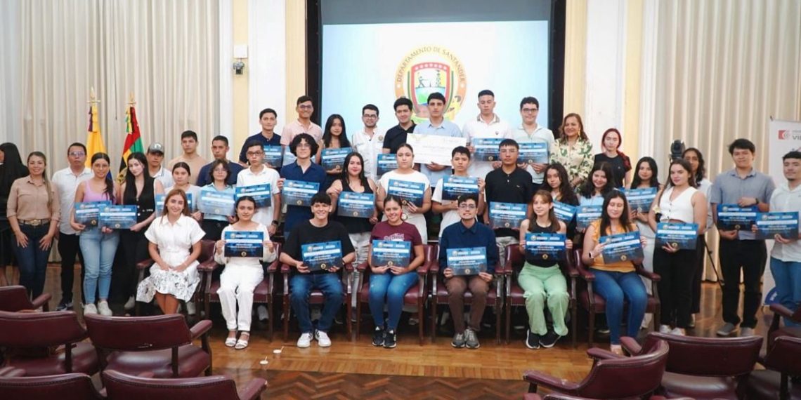 Gobernación de Santander invierte $1.000 millones en educación superior y refuerza su apuesta por el bilingüismo en colegios oficiales