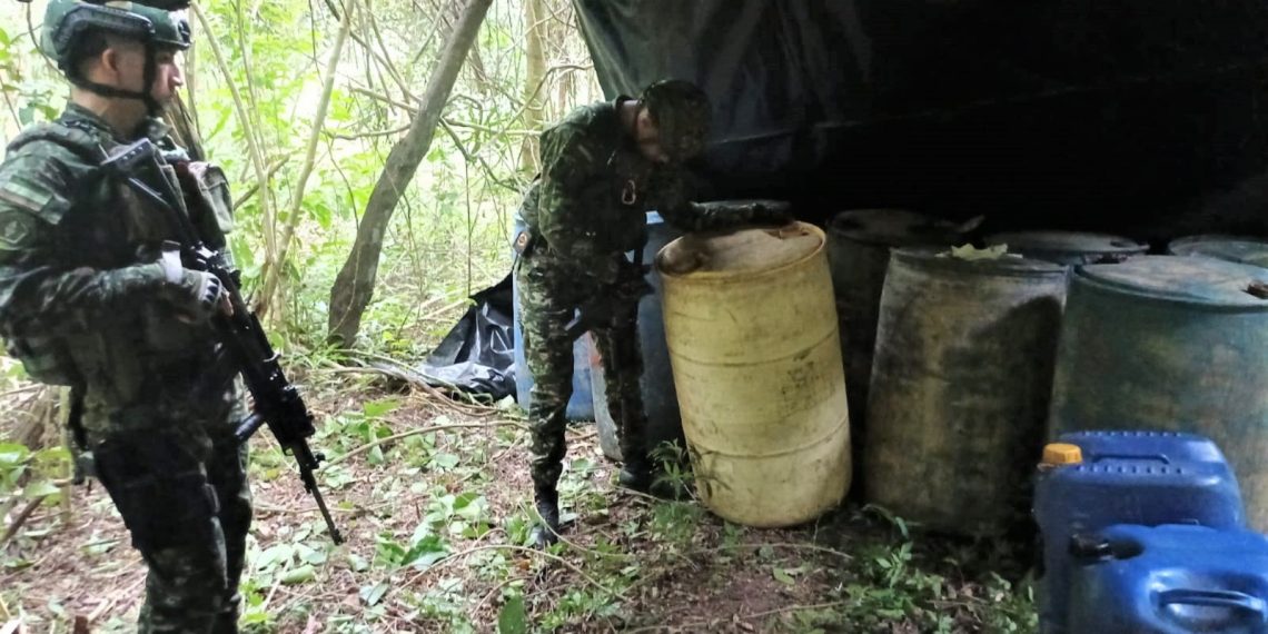 Narcoactividad en límites de Santander y sur del Cesar: destruyen laboratorio del Clan del Golfo con más de 300 kilos de cocaína
