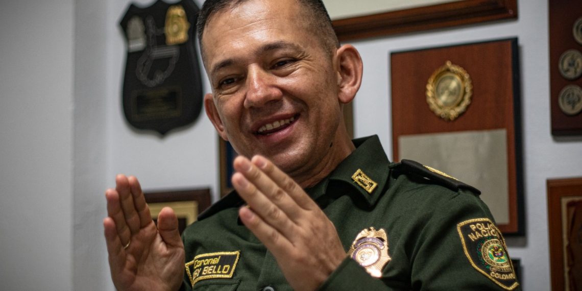 Remezón en la cúpula policial: BG Henry Yesid Bello asume la comandancia de la Metropolitana de Cali