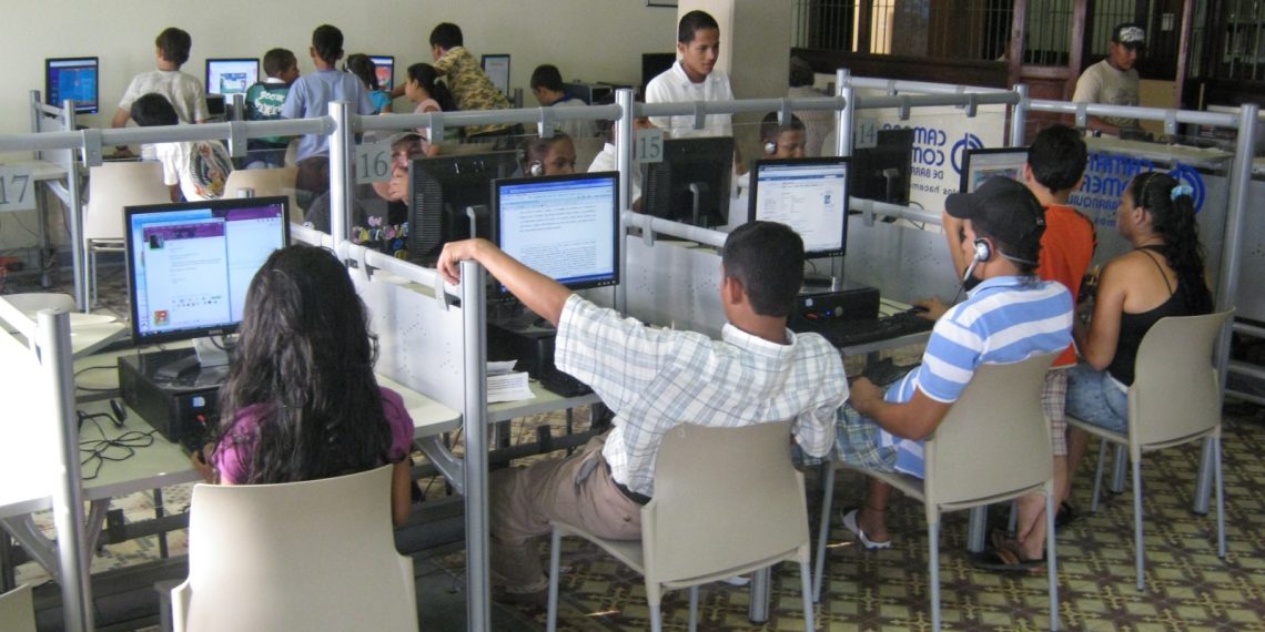 Santander al borde del apagón digital escolar: 100 mil estudiantes podrían perder el acceso a Internet
