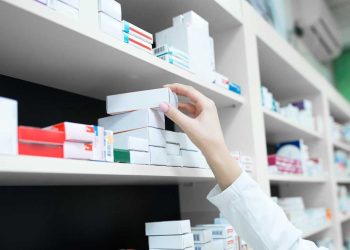 SIC sanciona a tres mayoristas por sobrecostos de hasta 7.000 % en medicamentos