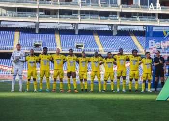 América de Cali remonta y elimina a Bucaramanga en una noche de polémica y reclamos por el VAR