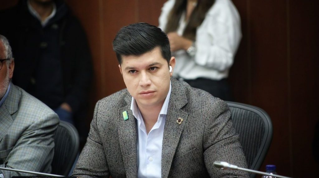 Escándalo en la Unidad de Víctimas enreda al senador santandereano Gustavo Moreno