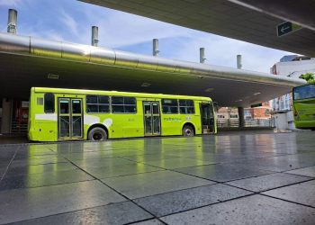 Bucaramanga y Medellín sellan alianza para revivir el transporte masivo