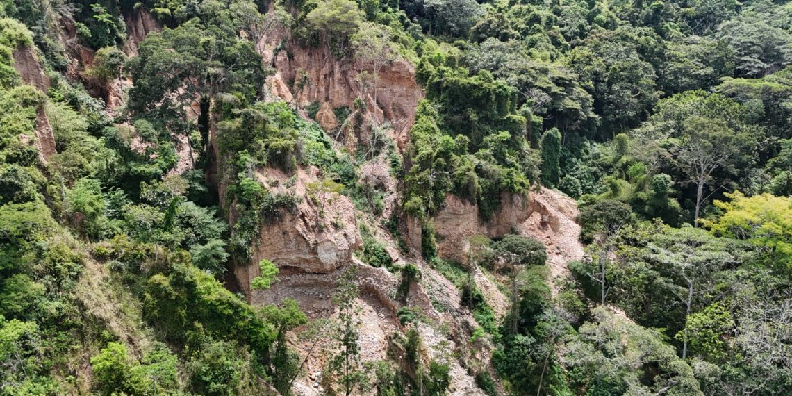 ¡Mineros ilegales, fuera de Bucaramanga! CDMB y autoridades intensifican operativos en la escarpa occidental