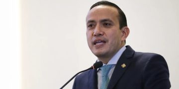 Cargos al exgobernador Mauricio Aguilar por presuntas irregularidades en millonaria adición vial