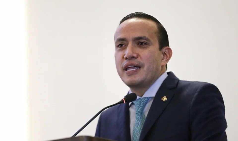 Cargos al exgobernador Mauricio Aguilar por presuntas irregularidades en millonaria adición vial