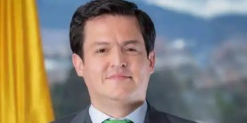 Javier Sarmiento sacude el gabinete de Bucaramanga: ¿decisión estratégica o innecesaria en un mandato temporal?