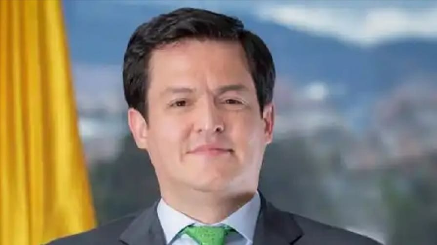 Javier Sarmiento sacude el gabinete de Bucaramanga: ¿decisión estratégica o innecesaria en un mandato temporal?