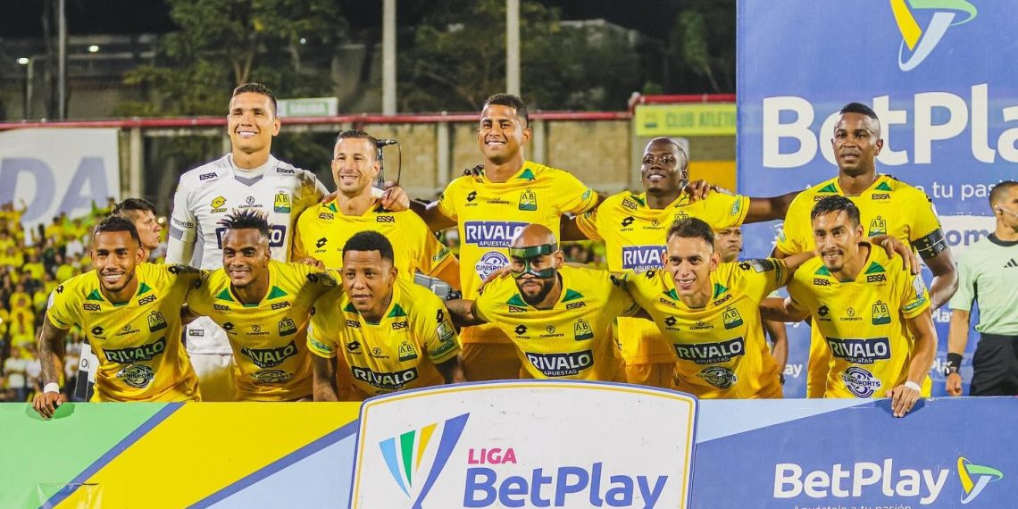 Bucaramanga ruge en casa y mantiene viva la ilusión de la segunda estrella