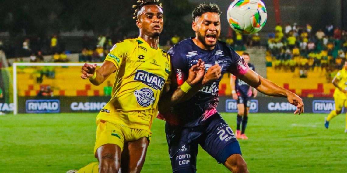 Derrota en casa: Bucaramanga tropieza ante Fortaleza y se aleja de la final