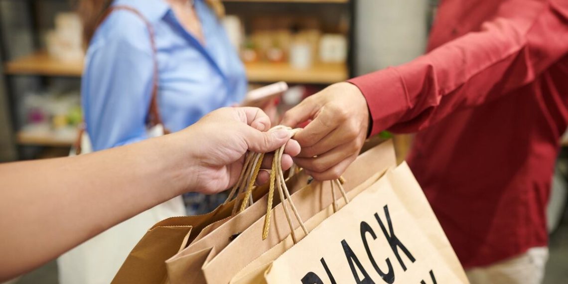 Fenalco proyecta aumento del 20% en ventas durante el Black Friday en Santander, con alta expectativa en tecnología y moda