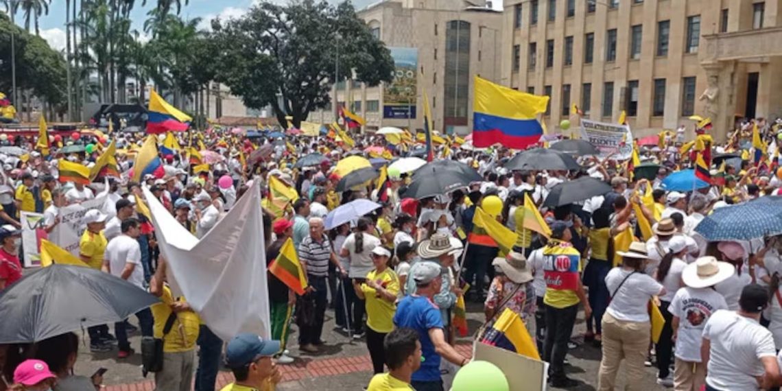 Bucaramanga se une al clamor nacional: marcha exige liberación de secuestrados y respeto a la Constitución