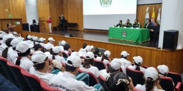 Ceremonia de clausura del programa “Guardianes del Turismo y Patrimonio Nacional 2025” reúne a estudiantes y autoridades en Girón
