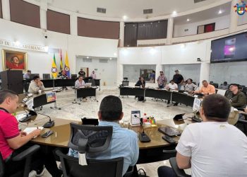 Bucaramanga asegura recursos para educación transporte escolar y salud en 2026