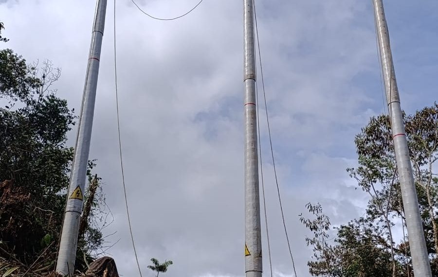 ESSA acelera la construcción de estructuras de emergencia para restablecer energía en el sur de Santander