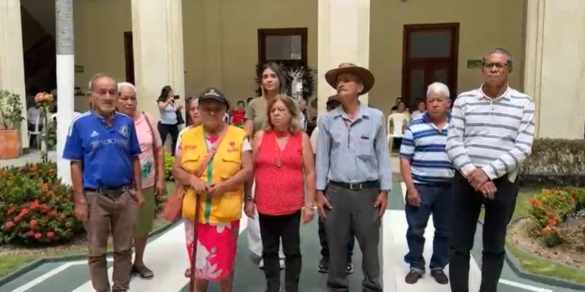 Gobernación de Santander entrega Apoyos Económicos Vitalicios a personas mayores en condición de vulnerabilidad