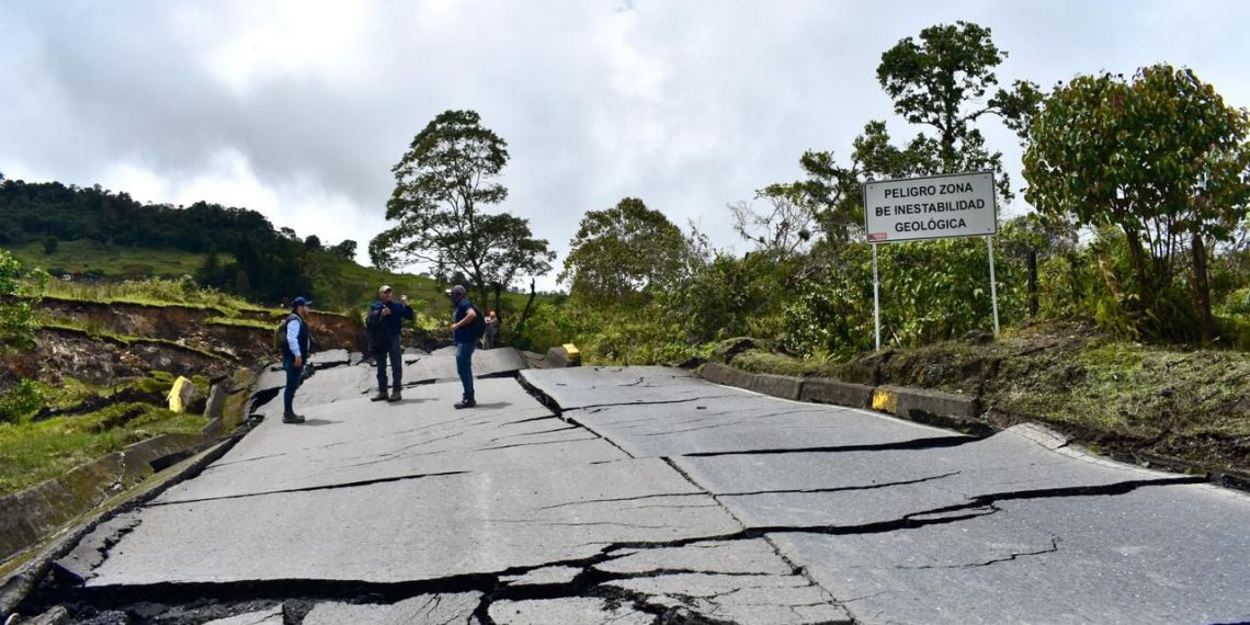 Gobernación de Santander confirma que Invías prioriza trazado alterno para la Transversal del Carare
