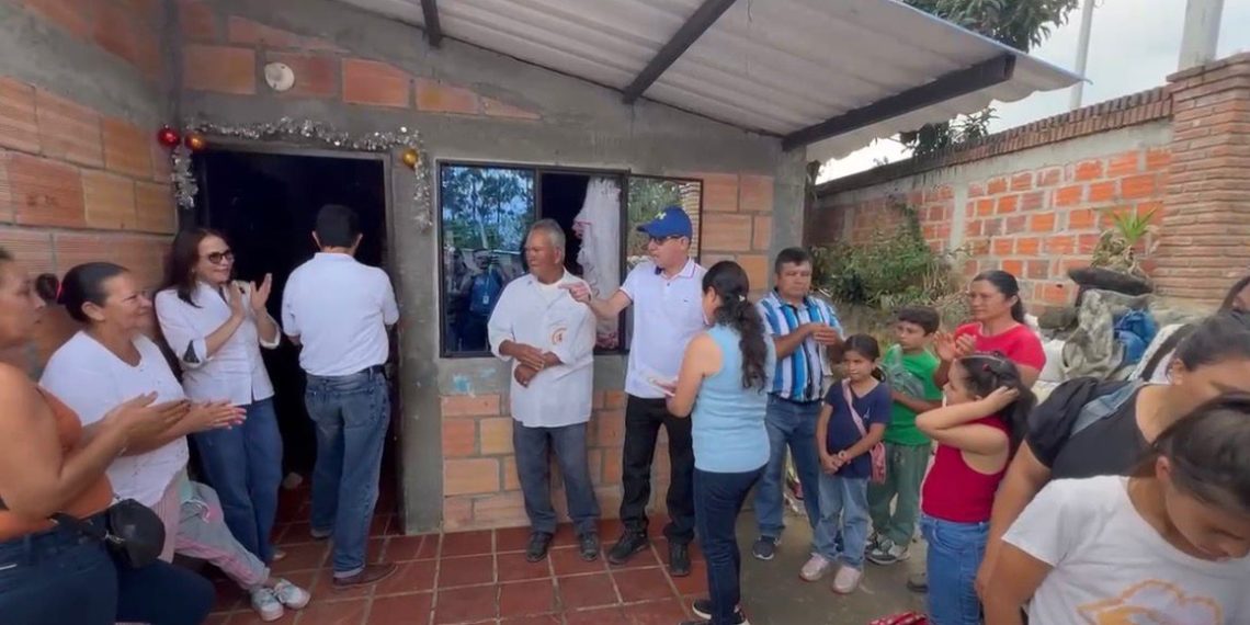 Navidad con techo propio: 30 familias rurales de Piedecuesta estrenan vivienda digna
