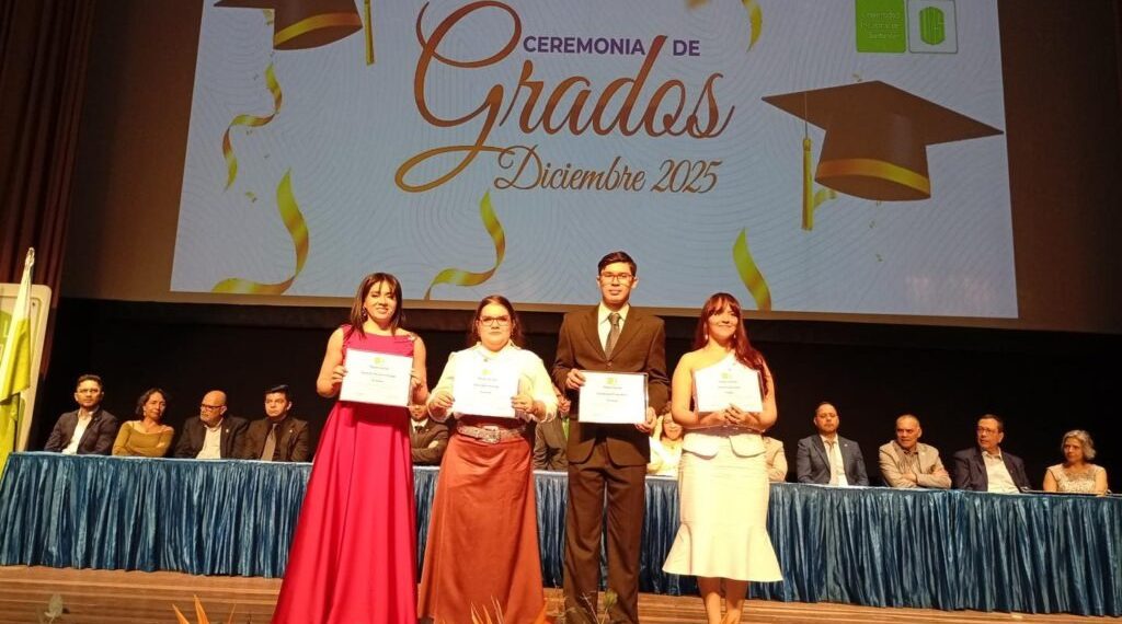 UIS entrega nuevos títulos a más de mil profesionales comprometidos con el desarrollo regional