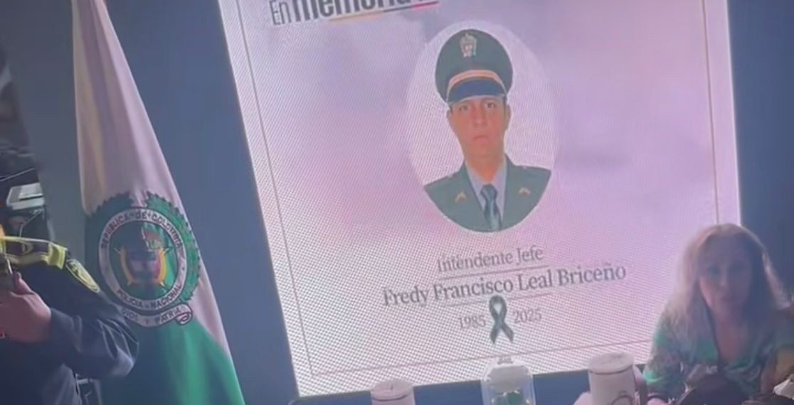 Bucaramanga despide con honores al intendente Fredy Leal, caído en cumplimiento del deber