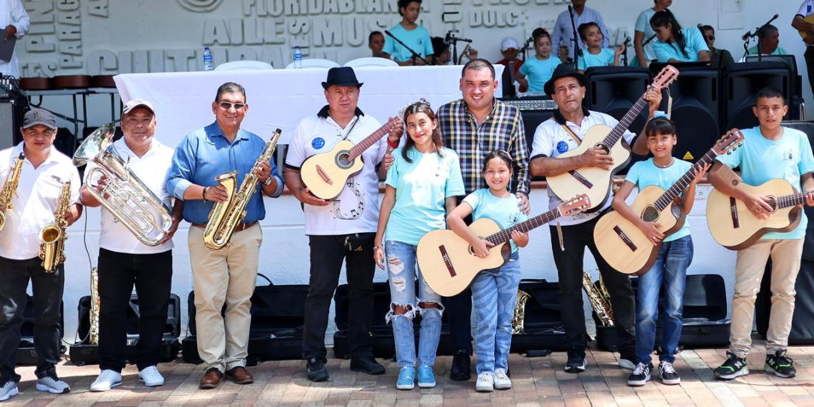 En Floridablanca, más instrumentos… ¡menos armas!