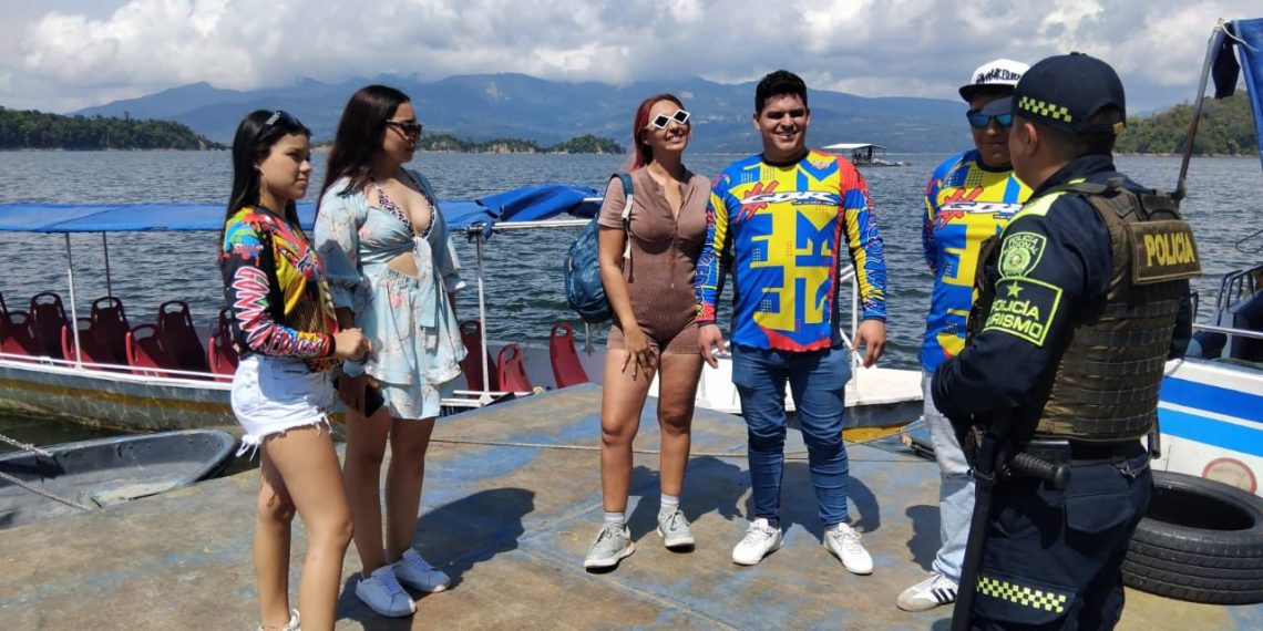 Topocoro, destino de gran formato: Policía Nacional refuerza la seguridad en uno de los espejos de agua más grandes de Colombia