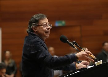 Petro anuncia salida de arbitraje internacional en presentación de informe económico