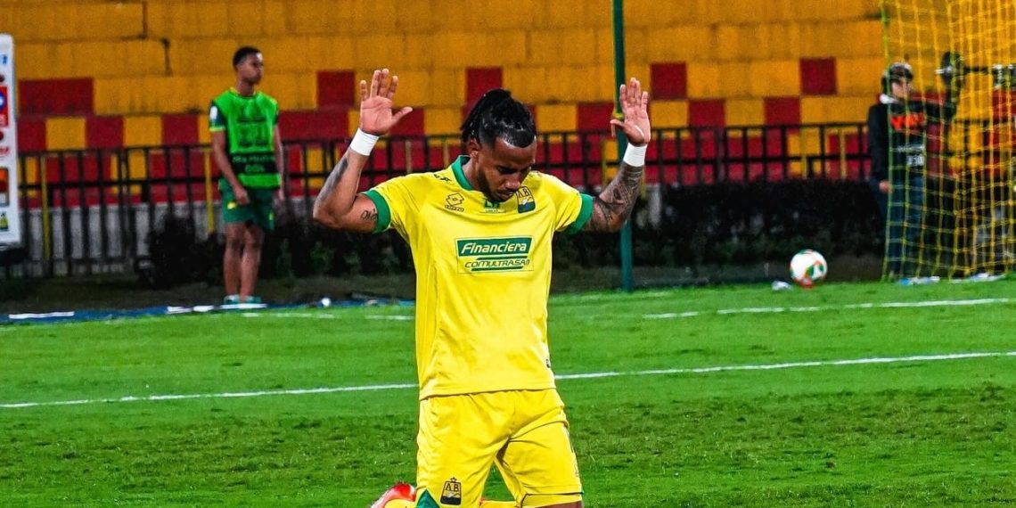 Jugador del Atlético Bucaramanga denuncia amenazas contra él y su familia luego del más reciente partido