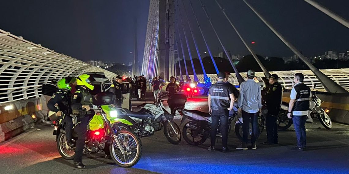 Golpe a piques y caravanas ilegales: 40 motos inmovilizadas en Bucaramanga