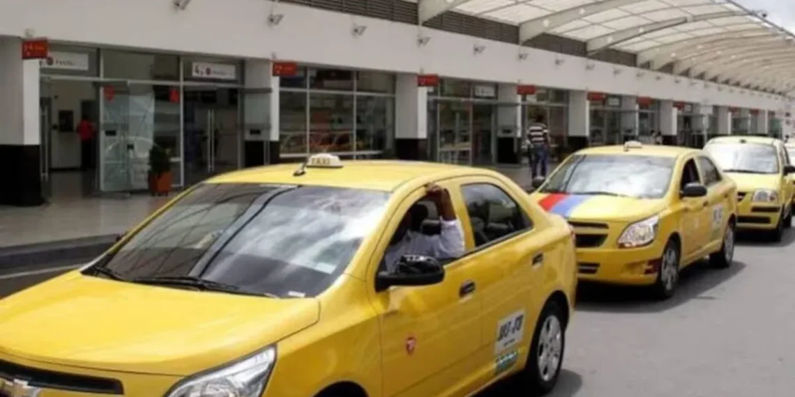 Paro de taxistas esta mañana bloqueó y paralizó acceso al aeropuerto Palonegro