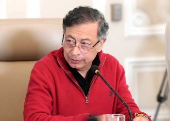 Gustavo Petro convoca marchas el 1 de mayo para impulsar una Asamblea Constituyente