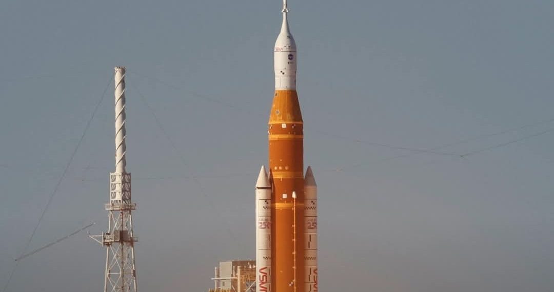 Artemis II despega rumbo a la historia: primera misión tripulada hacia la Luna en más de 50 años