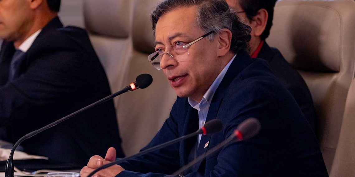 Presidente Gustavo Petro pide investigar posible injerencia extranjera en elecciones de Colombia