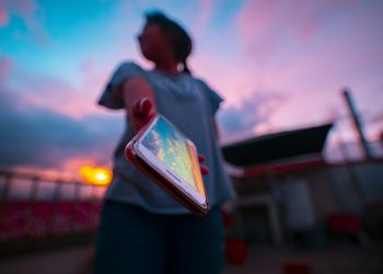 Corte Suprema aclara polémico caso: cobrar por devolver un celular no siempre es extorsión