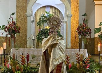 Fe y devoción marcan la celebración del Corpus Christi en Santander