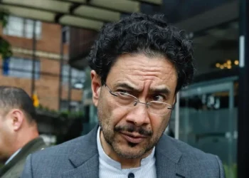 Choque político antes de la posesión: Cepeda fija condiciones para reconocer al nuevo mandatario
