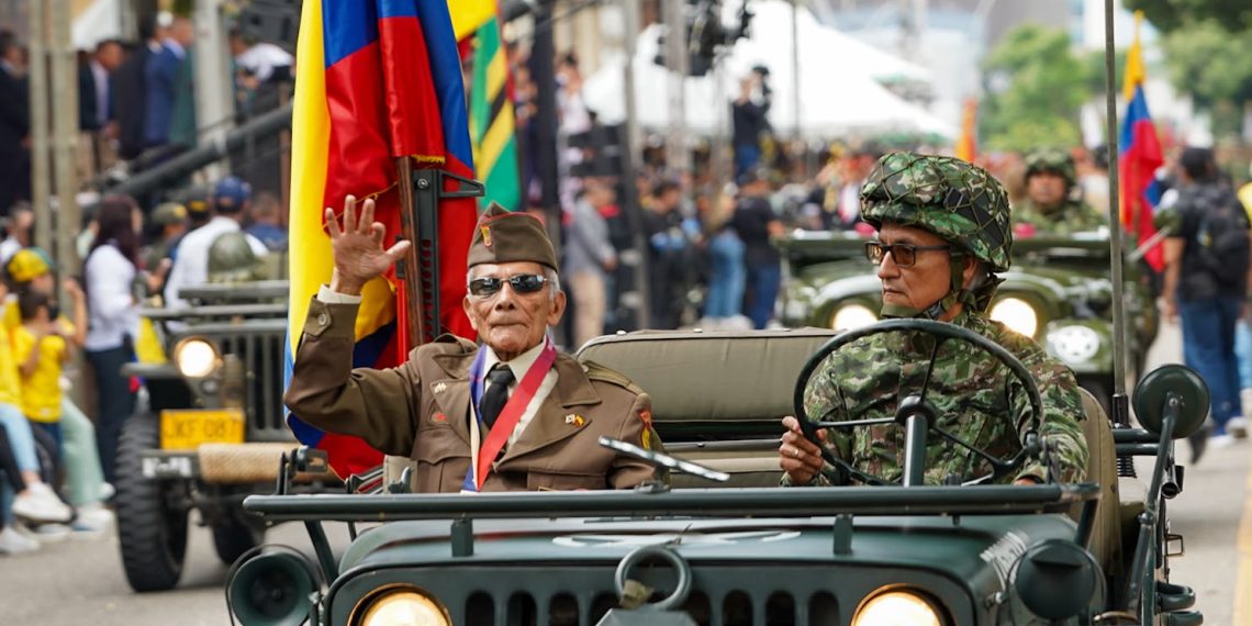 Bucaramanga conmemoró los 216 años de la Independencia de Colombia con desfile militar y amplia participación ciudadana
