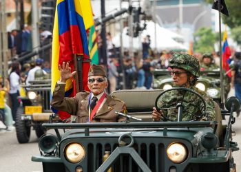 Bucaramanga conmemoró los 216 años de la Independencia de Colombia con desfile militar y amplia participación ciudadana