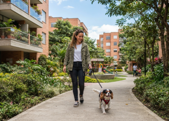 La Corte pone límites a los conjuntos residenciales: no podrán impedir el paso de mascotas por las zonas comunes