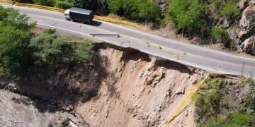 Comienzan las obras de emergencia en la vía Bucaramanga–Bogotá: Invías busca frenar el avance de la erosión