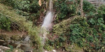 Aguas residuales llegan a la quebrada Zapamanga tras colapso de una estructura en Floridablanca