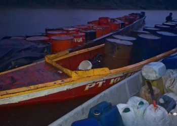 Incautan 250 galones de combustible y dos motores fuera de borda en zona rural de Simacota