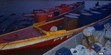 Incautan 250 galones de combustible y dos motores fuera de borda en zona rural de Simacota